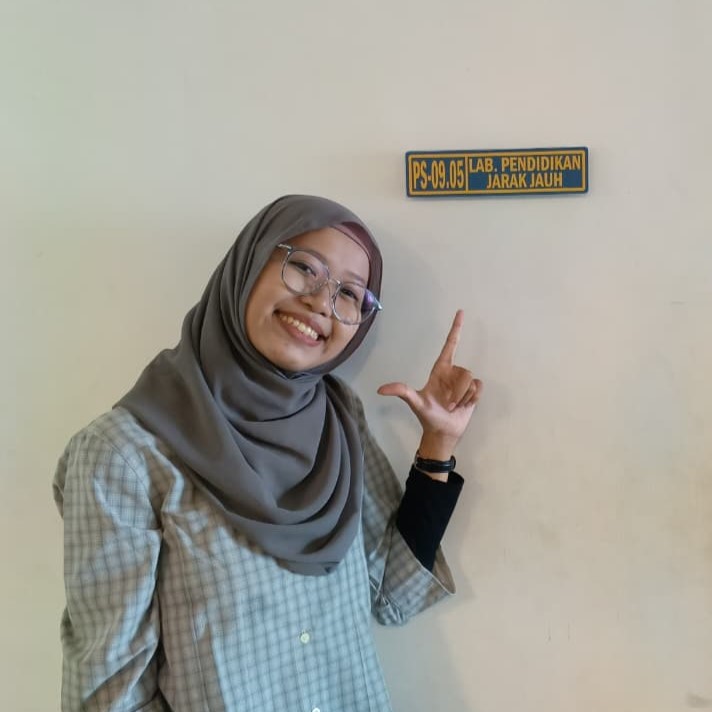 Foto Profil Devina Tri Wahyuni